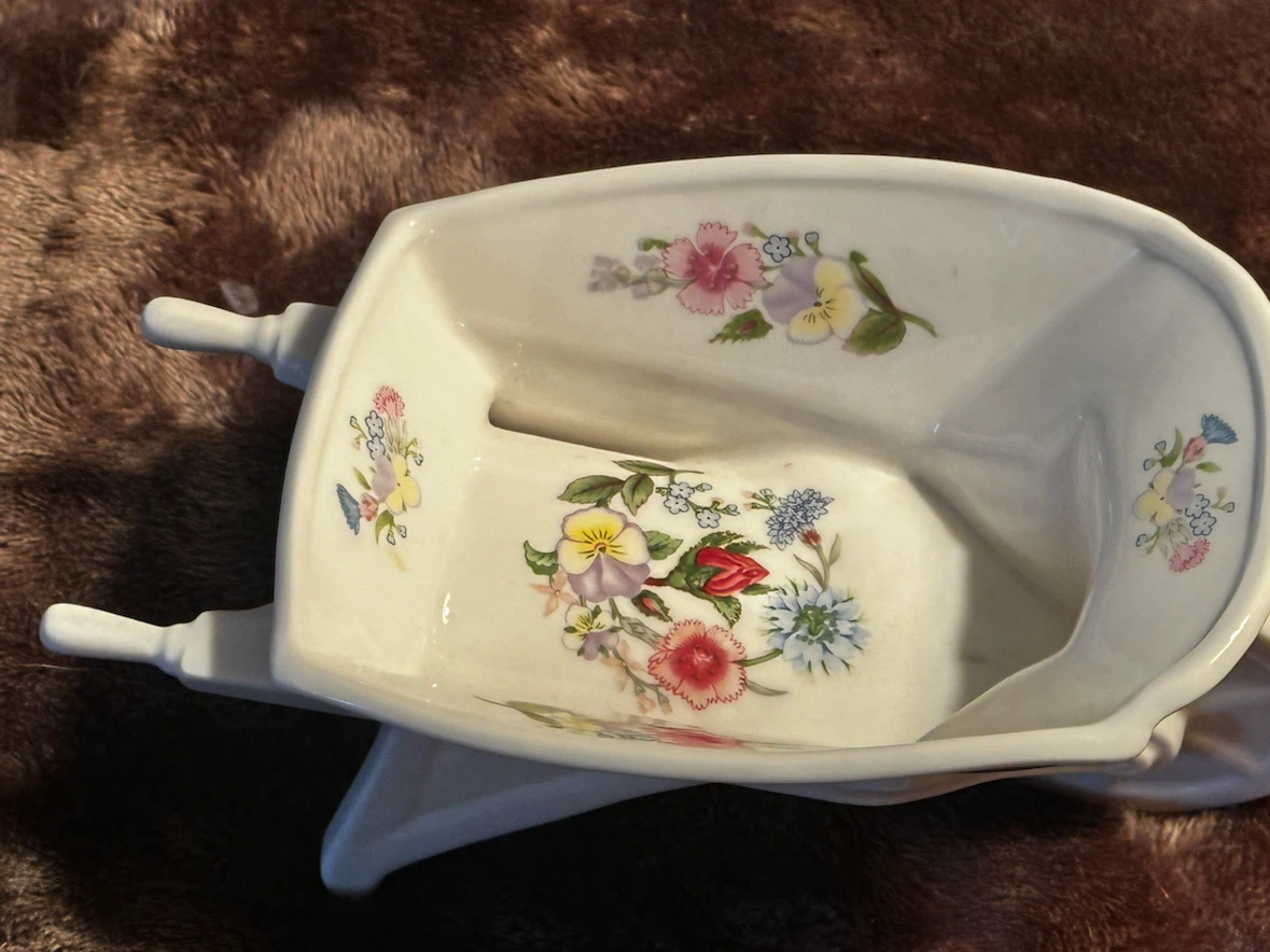 Aynsley Bone China WheelbarrowPlanter - photo 4