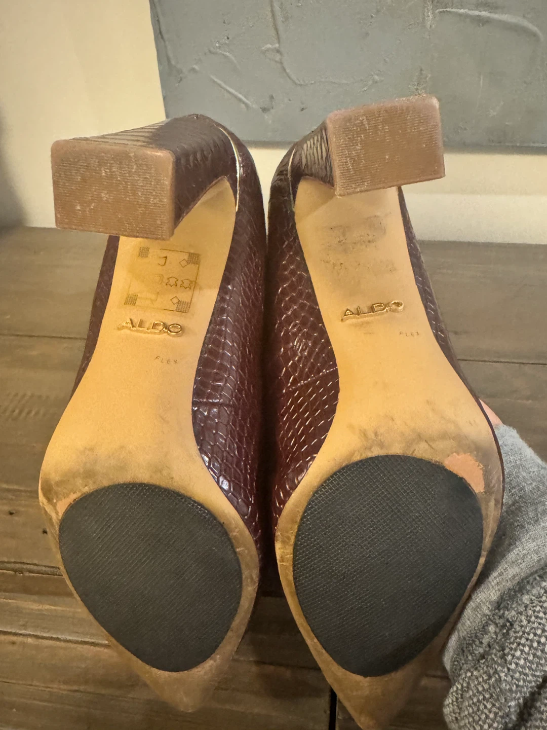 ALDO Burgundy Crocodile Embossed Block Heel Pumps - photo 4