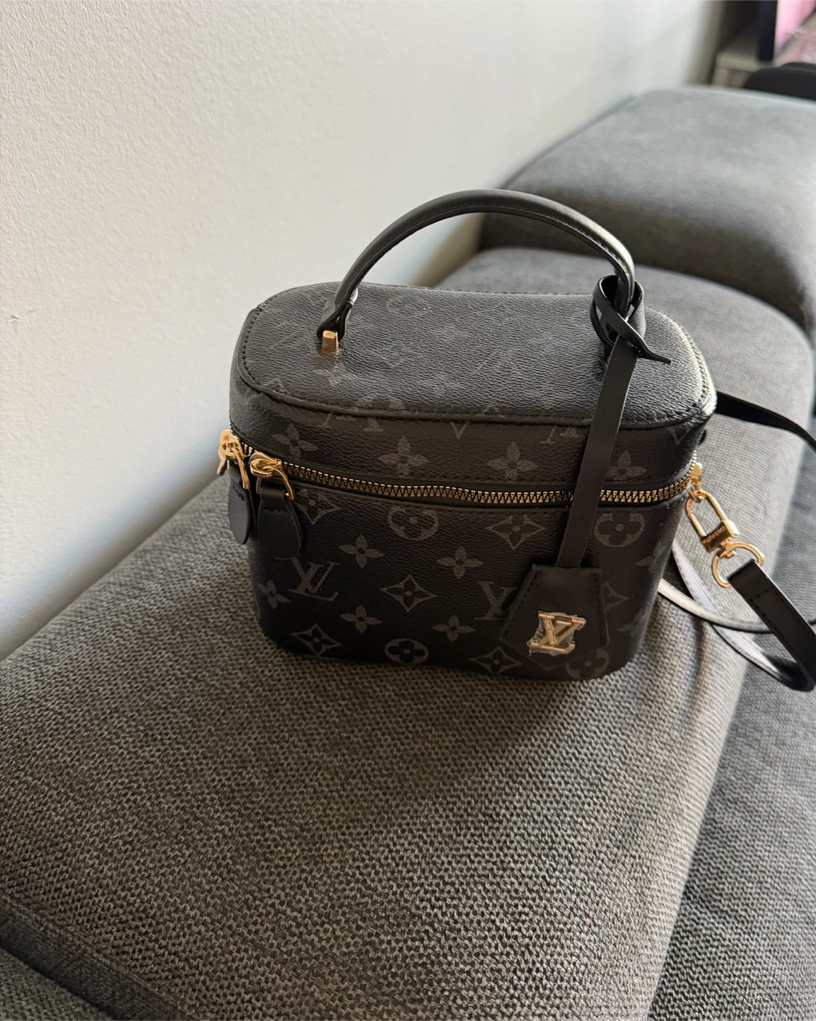 Stylish Monogram Vanity Bag - photo 2