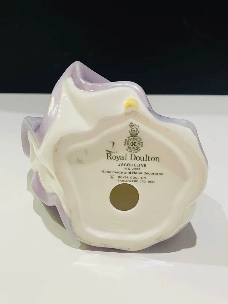 Royal Doulton Figurine Jacqueline HN 2333 - photo 2