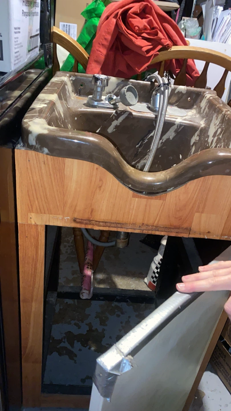 Vintage Salon Shampoo Sink/Cabinet - photo 4