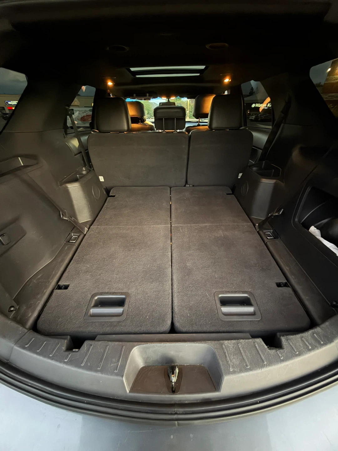 Ford Explorer XLT SUV - photo 4