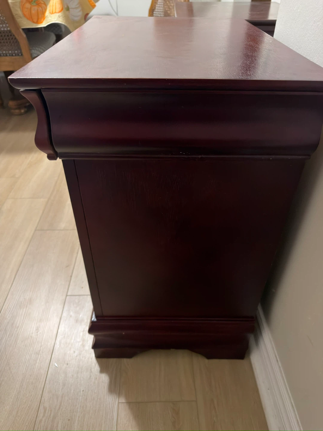 Dark wood 2-drawer nightstand - photo 3