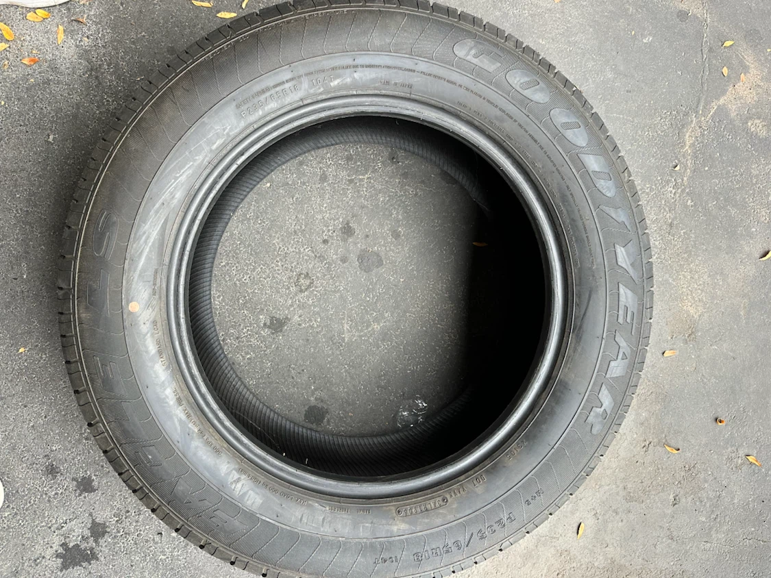 Goodyear Assurance P235/65R18 Tire - photo 3