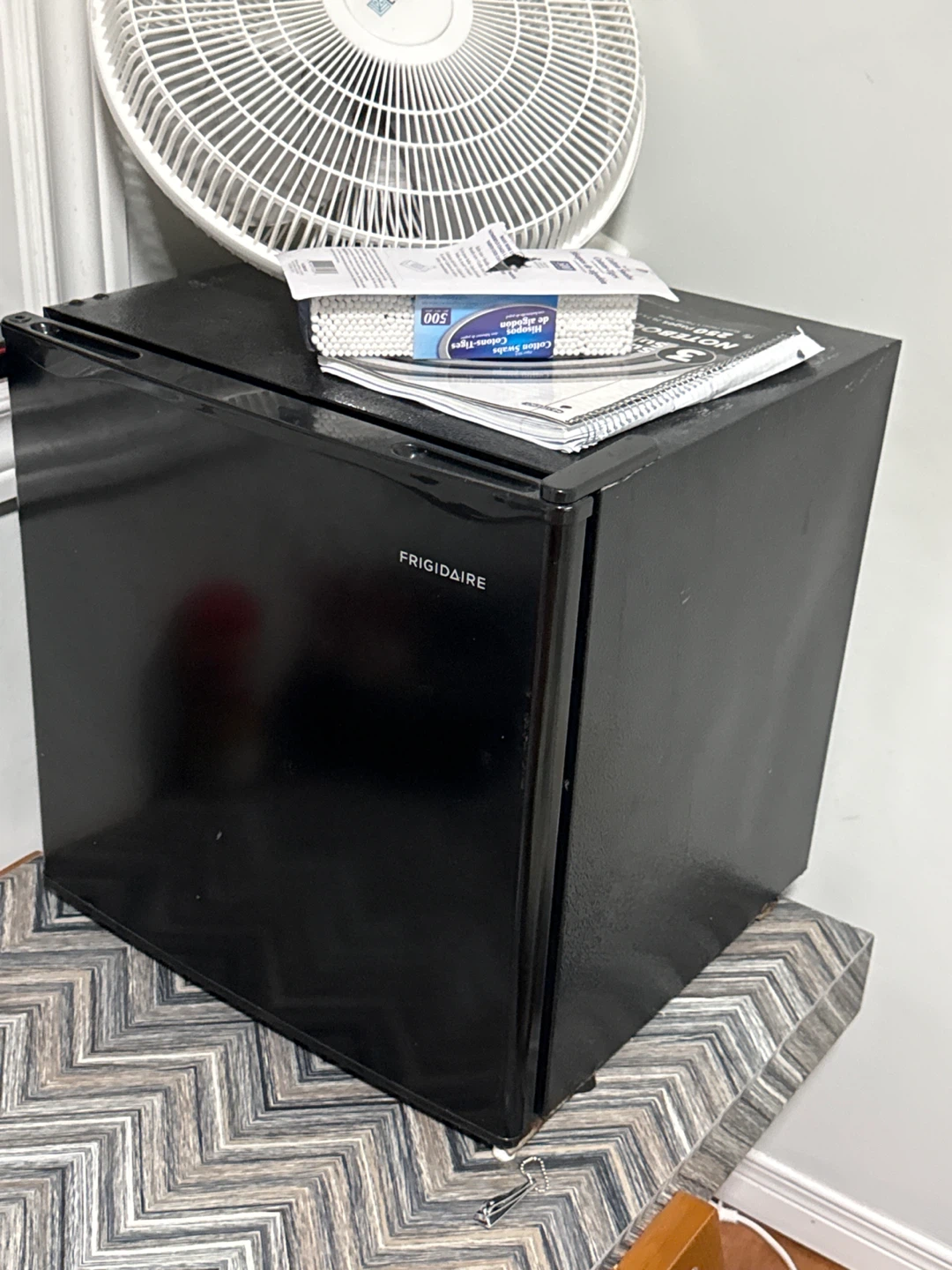 Frigidaire Compact Mini Fridge - photo 4