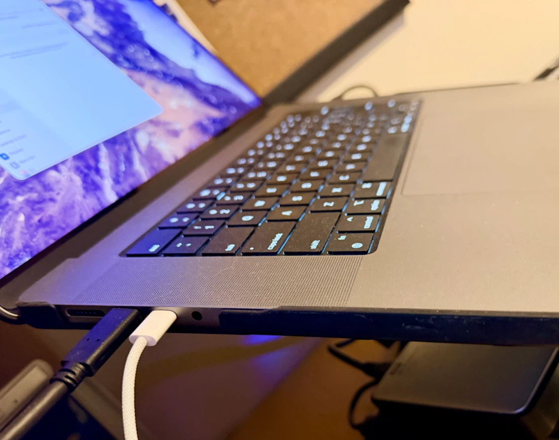 Apple MacBook Pro 16-inch M2 Pro 16GB RAM 512GB SSD