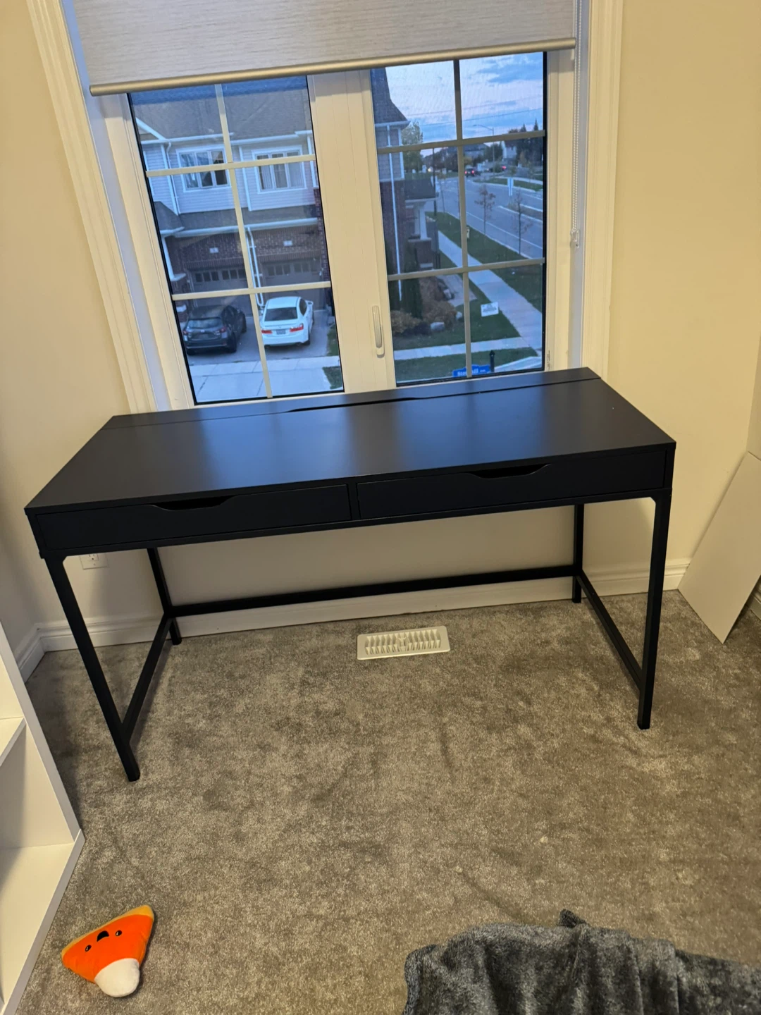 IKEA MICKE desk - photo 2
