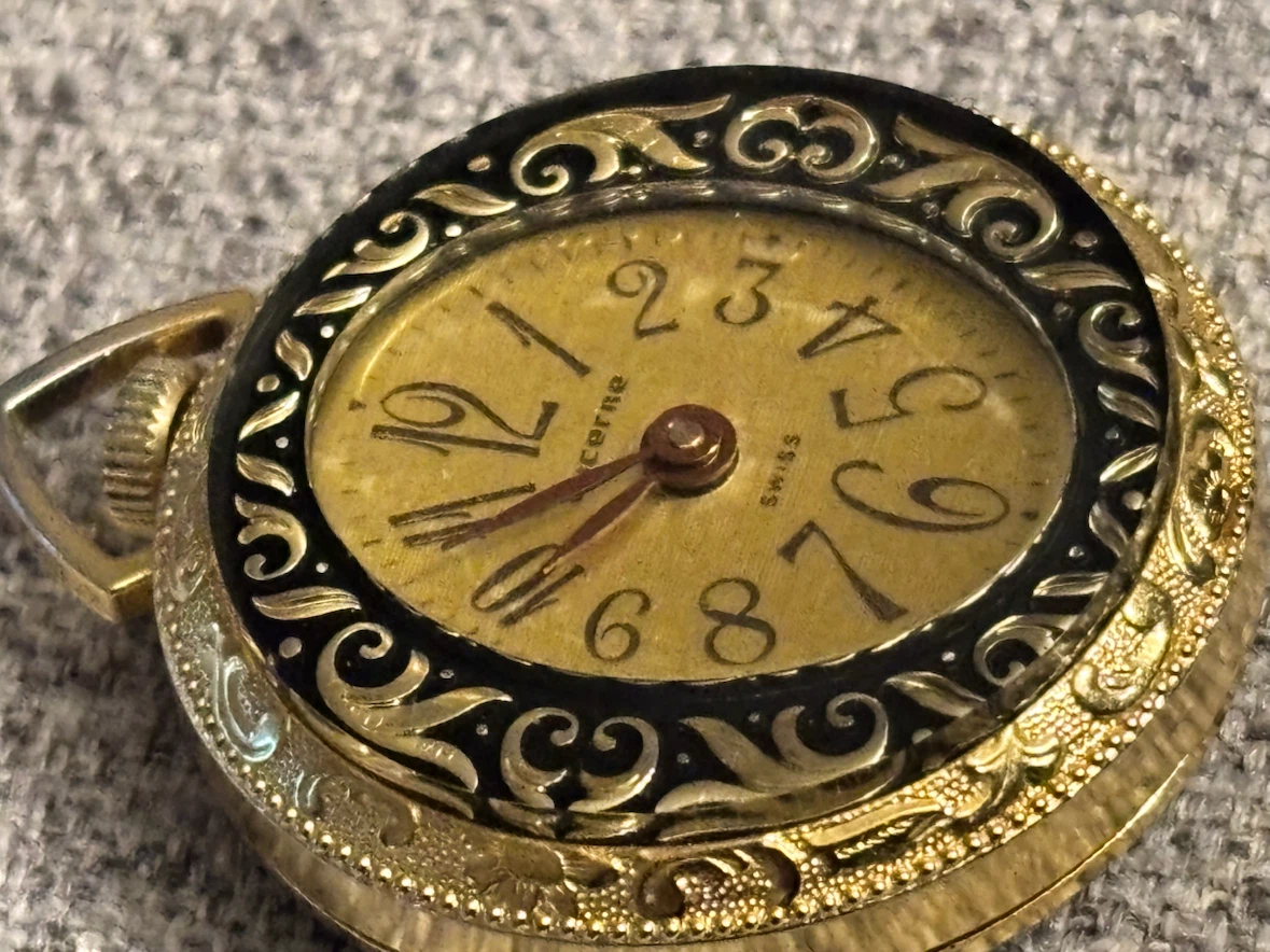 Vintage Lucerne Gold-Tone Pocket Watch - photo 3