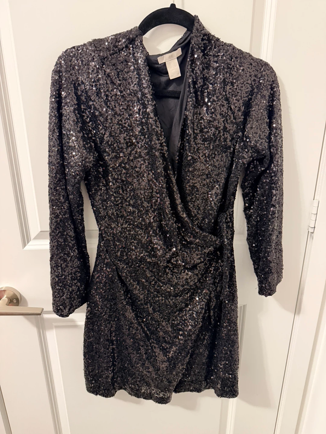 H&M Black Sequin Wrap Dress - photo 2