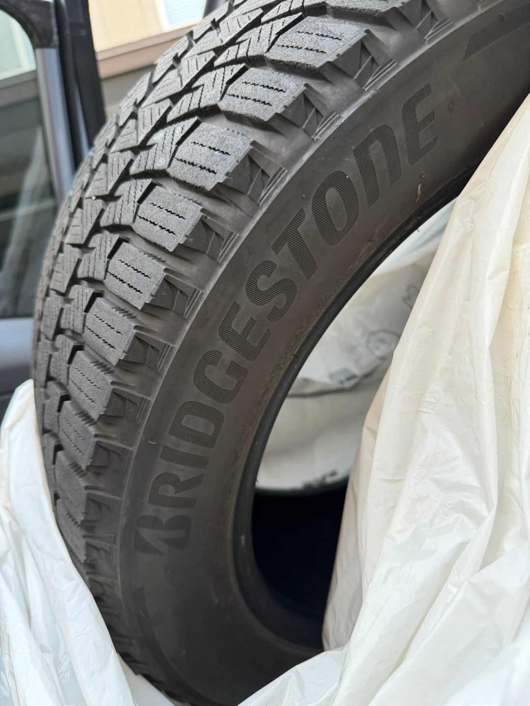 Bridgestone Blizzak WS90 215/55R17 Winter Tires