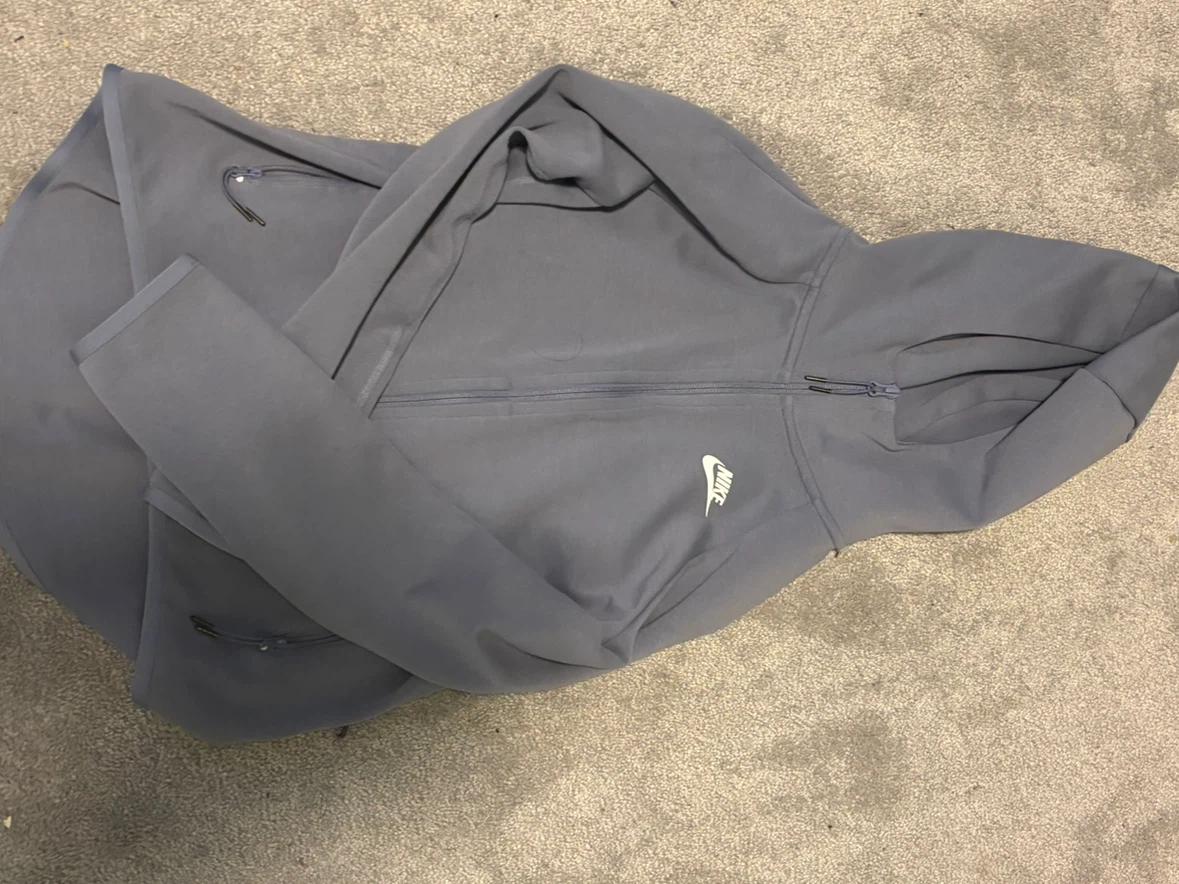 Nike tech + pants