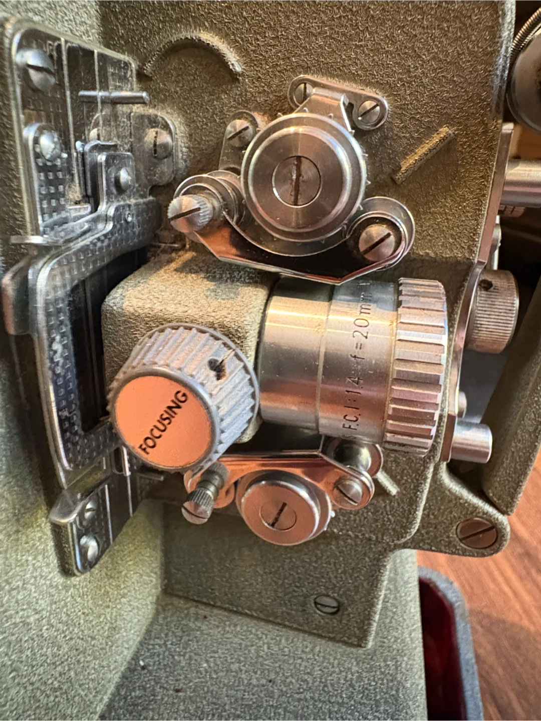 Vintage Elmo F-80 8mm Film Projector w/ Hard Case - photo 4