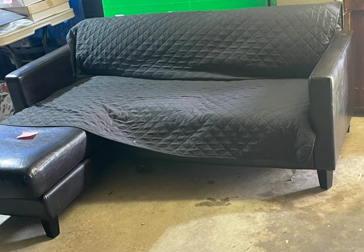 Smaller L shaped leather couch - photo 2