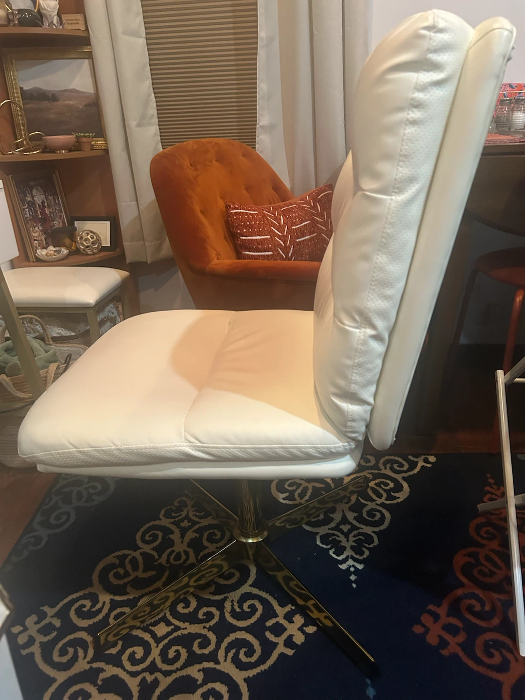 White Faux Leather Swivel Chair - photo 3