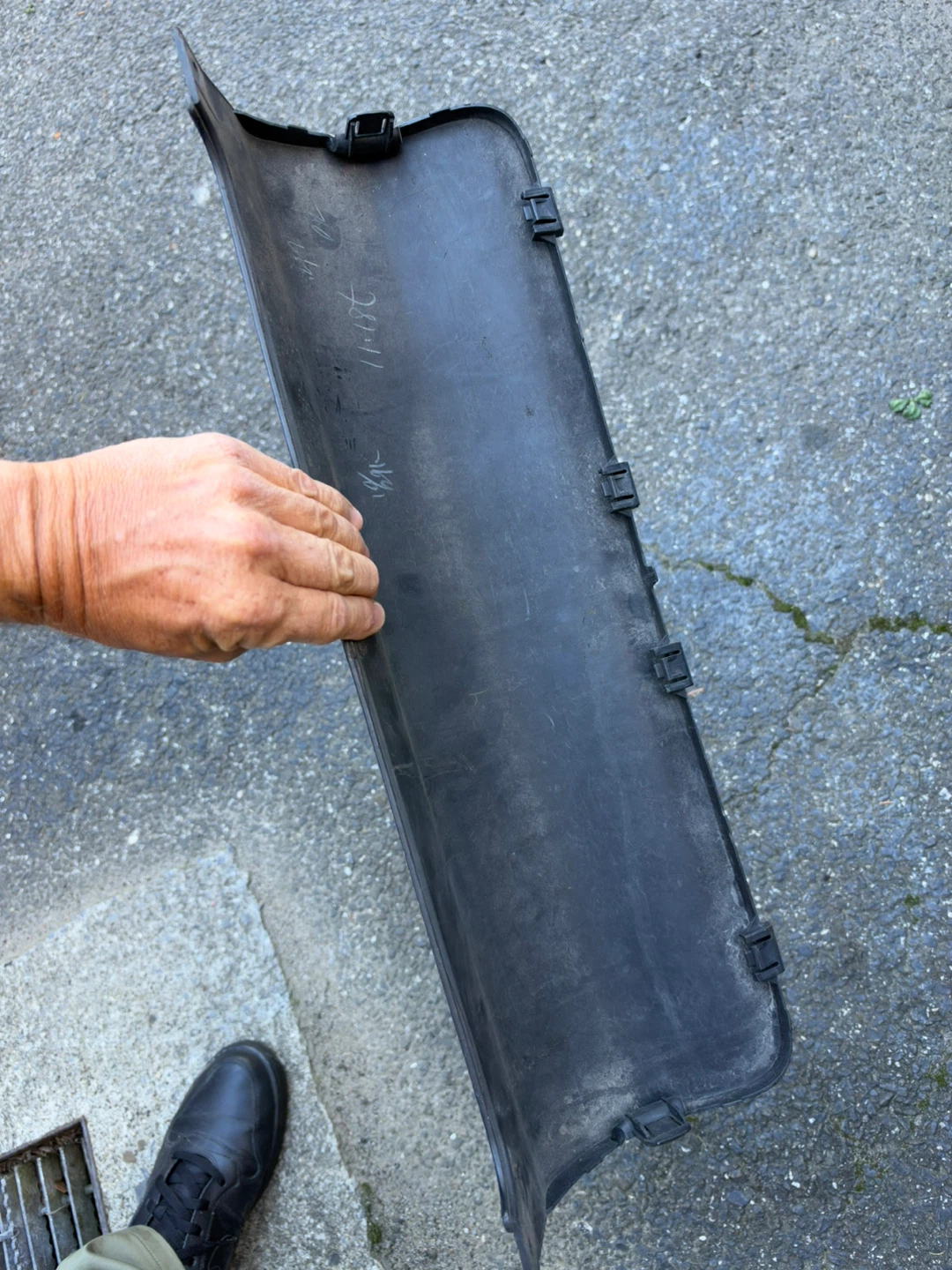 2017 infinity q80 rear hitch Trim Panel - photo 4