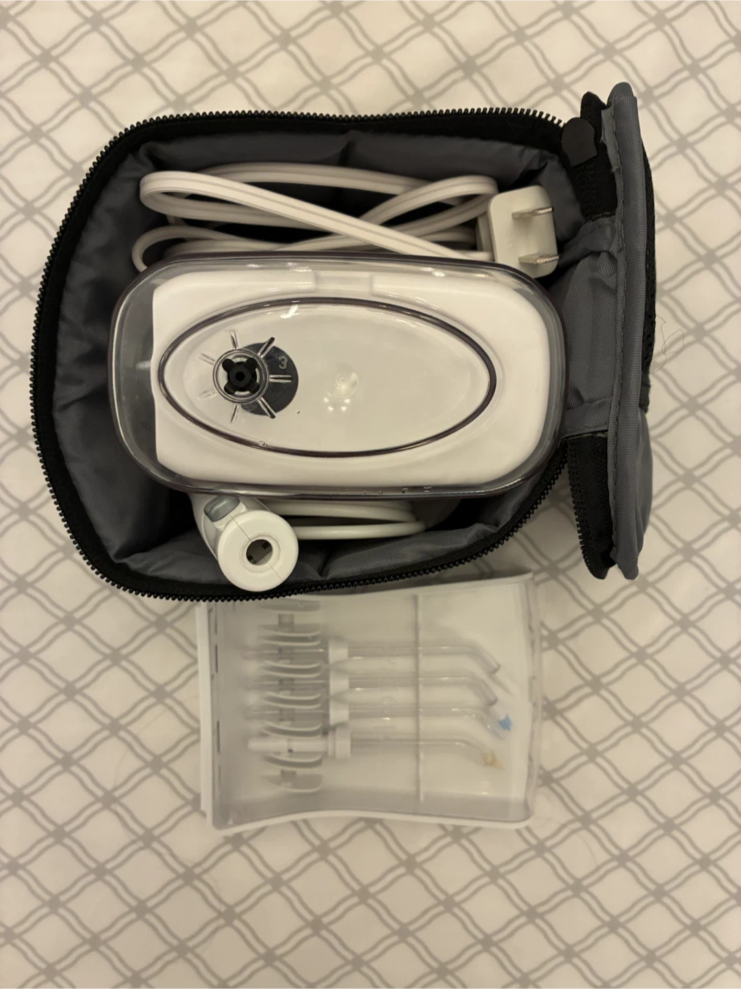 Waterpik Water Flosser (NANO) with 4 unused attachments - photo 5