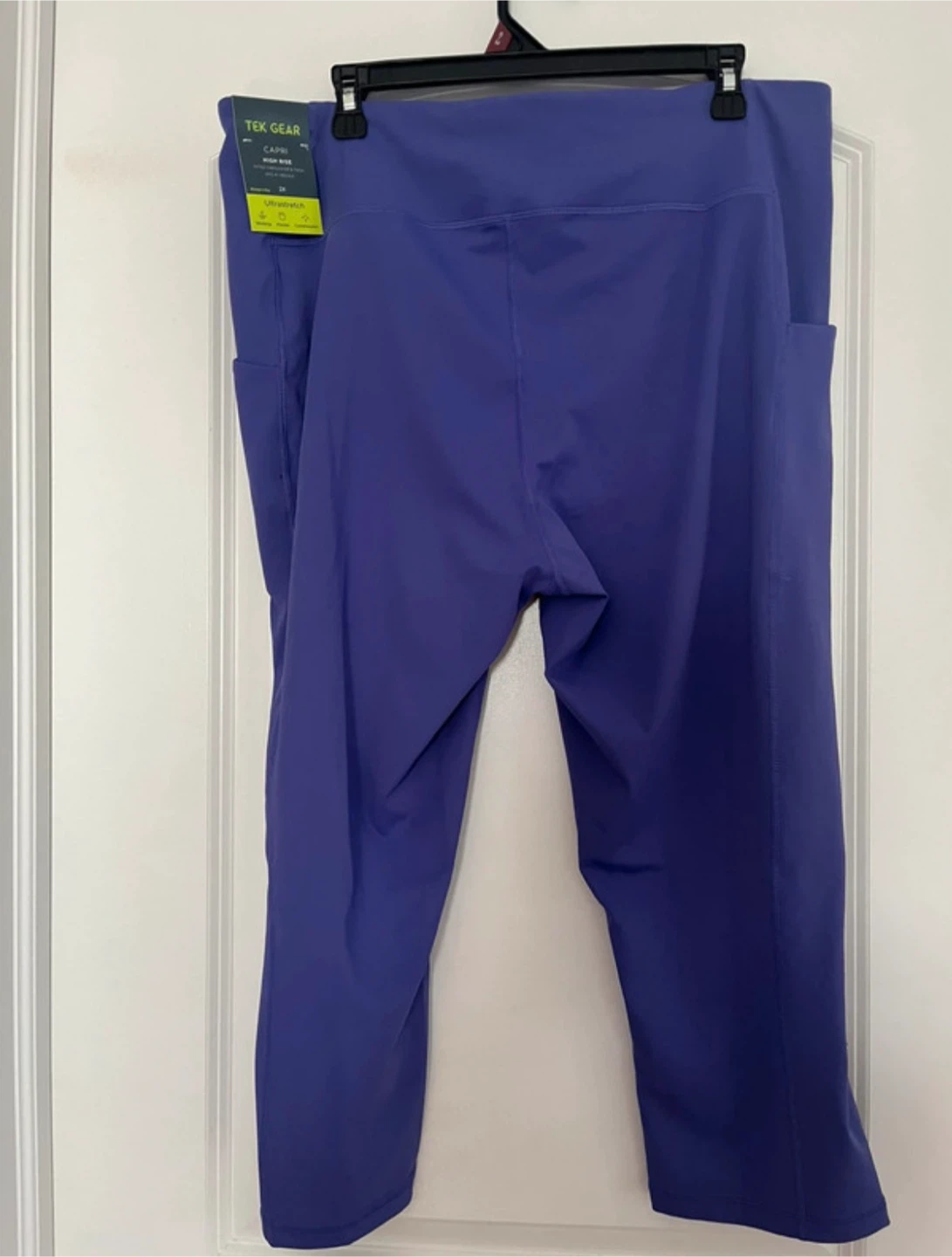 Tek Gear Women's Plus 2X High Rise Capri Leggings - photo 4