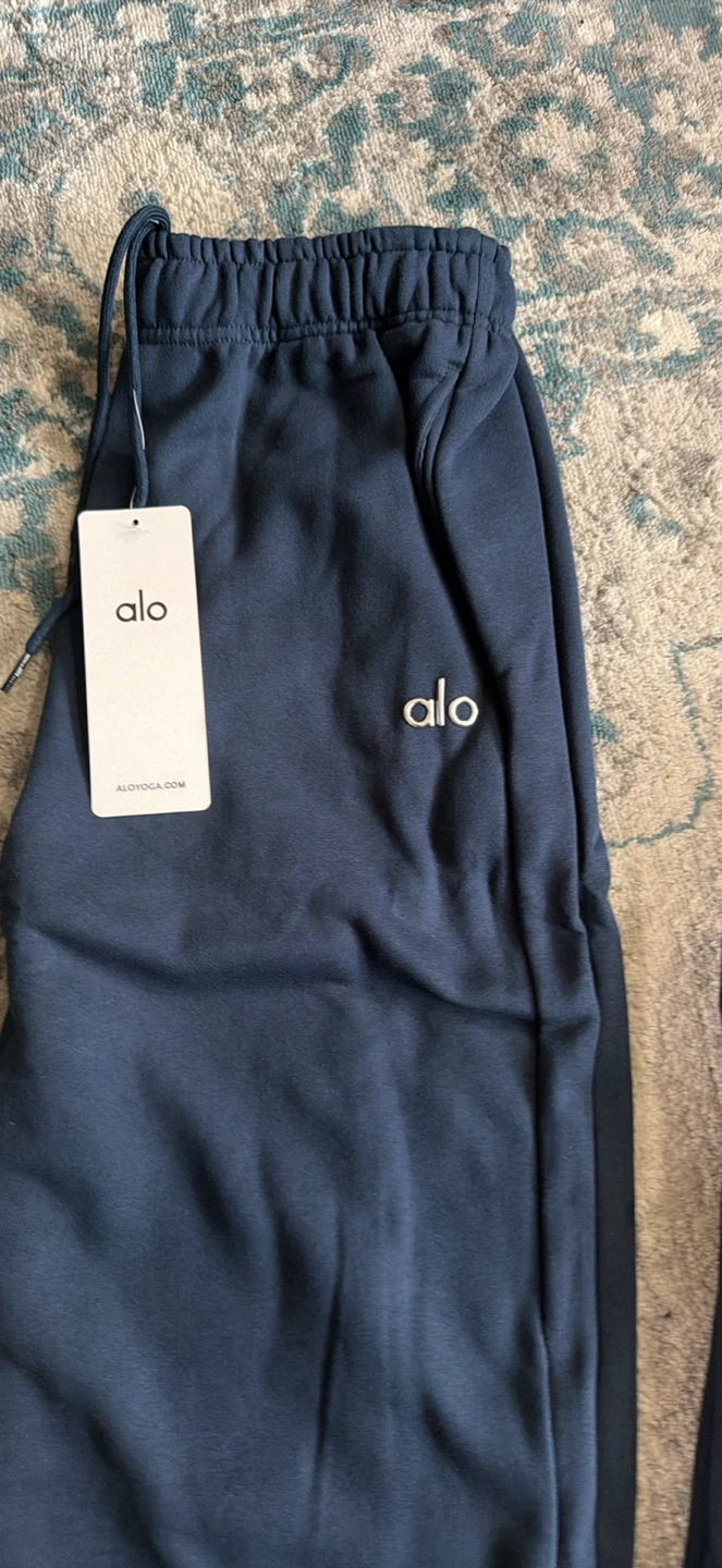 Alo Yoga matching set - photo 2