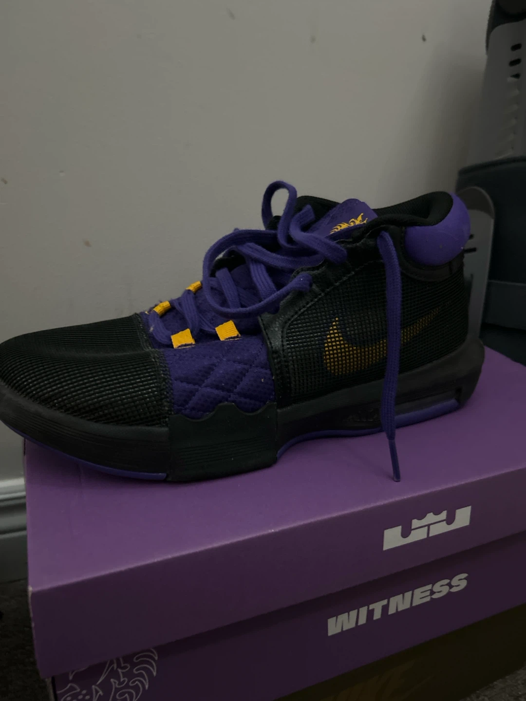 Nike LeBron Witness Basketball Shoes - photo 3
