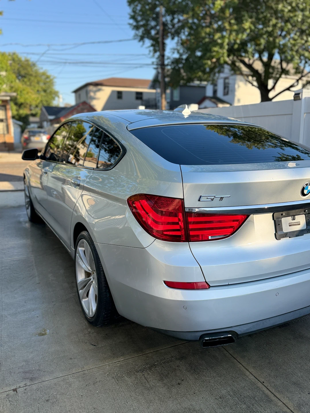 2010 BMW 550i GT - photo 3