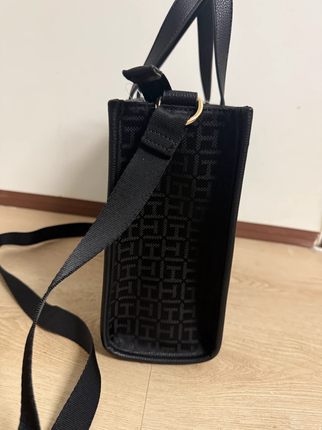 Tommy Hilfiger Monogram Tote Bag - photo 2