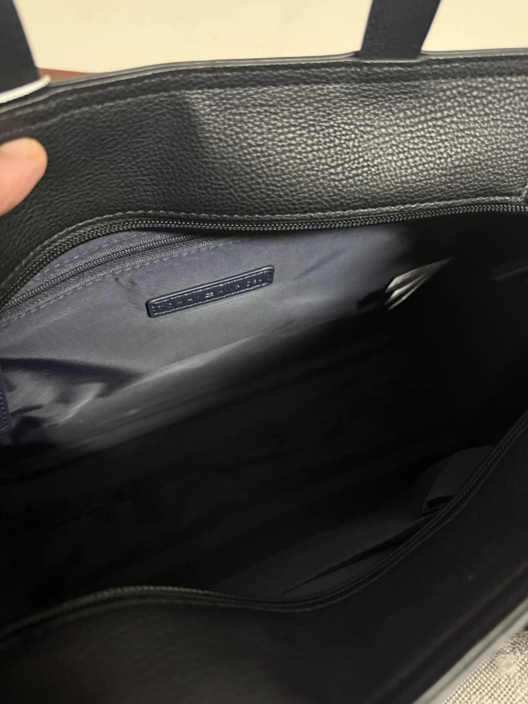 Tommy Hilfiger Monogram Tote Bag - photo 5