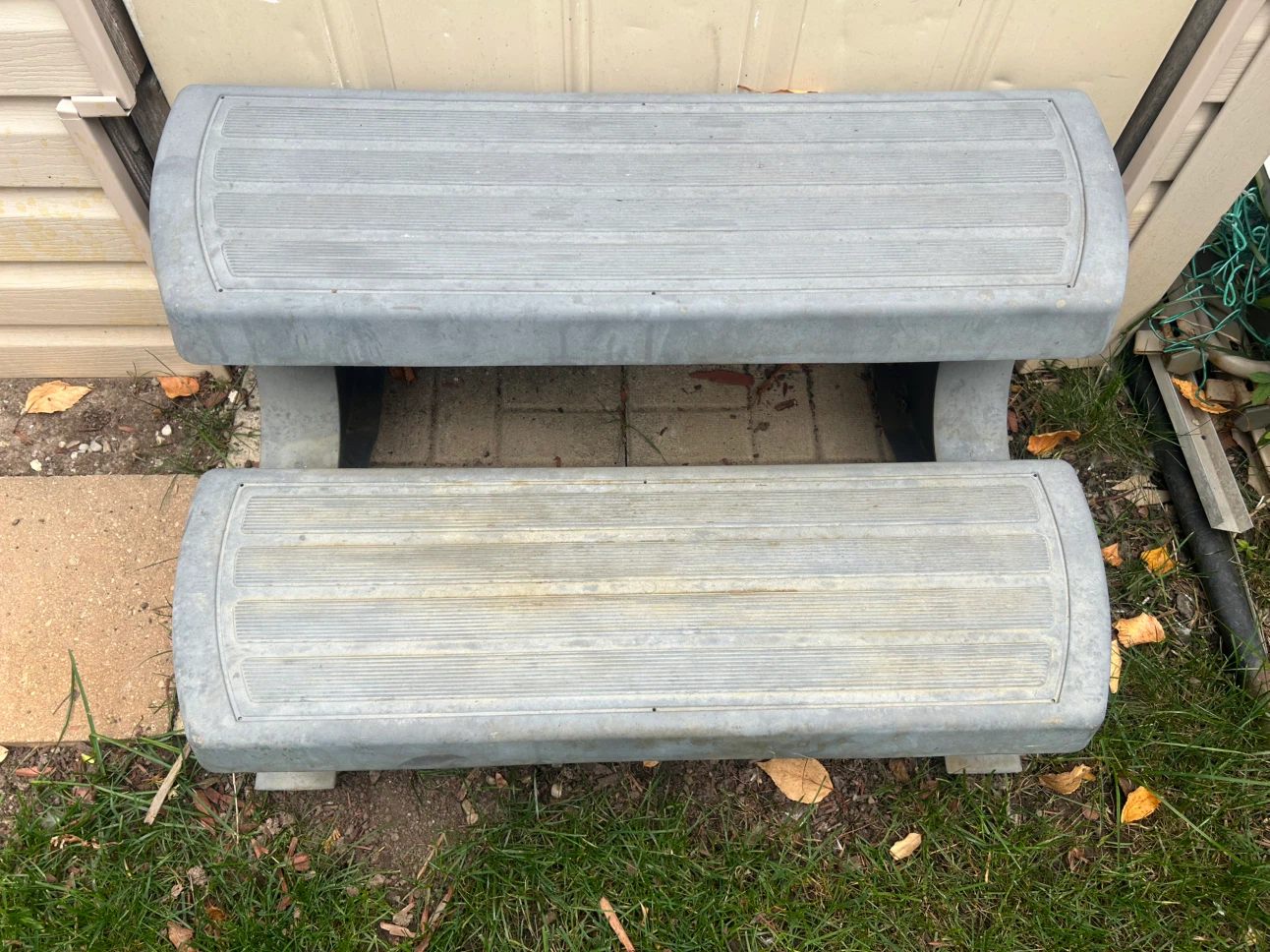 Hot tub steps