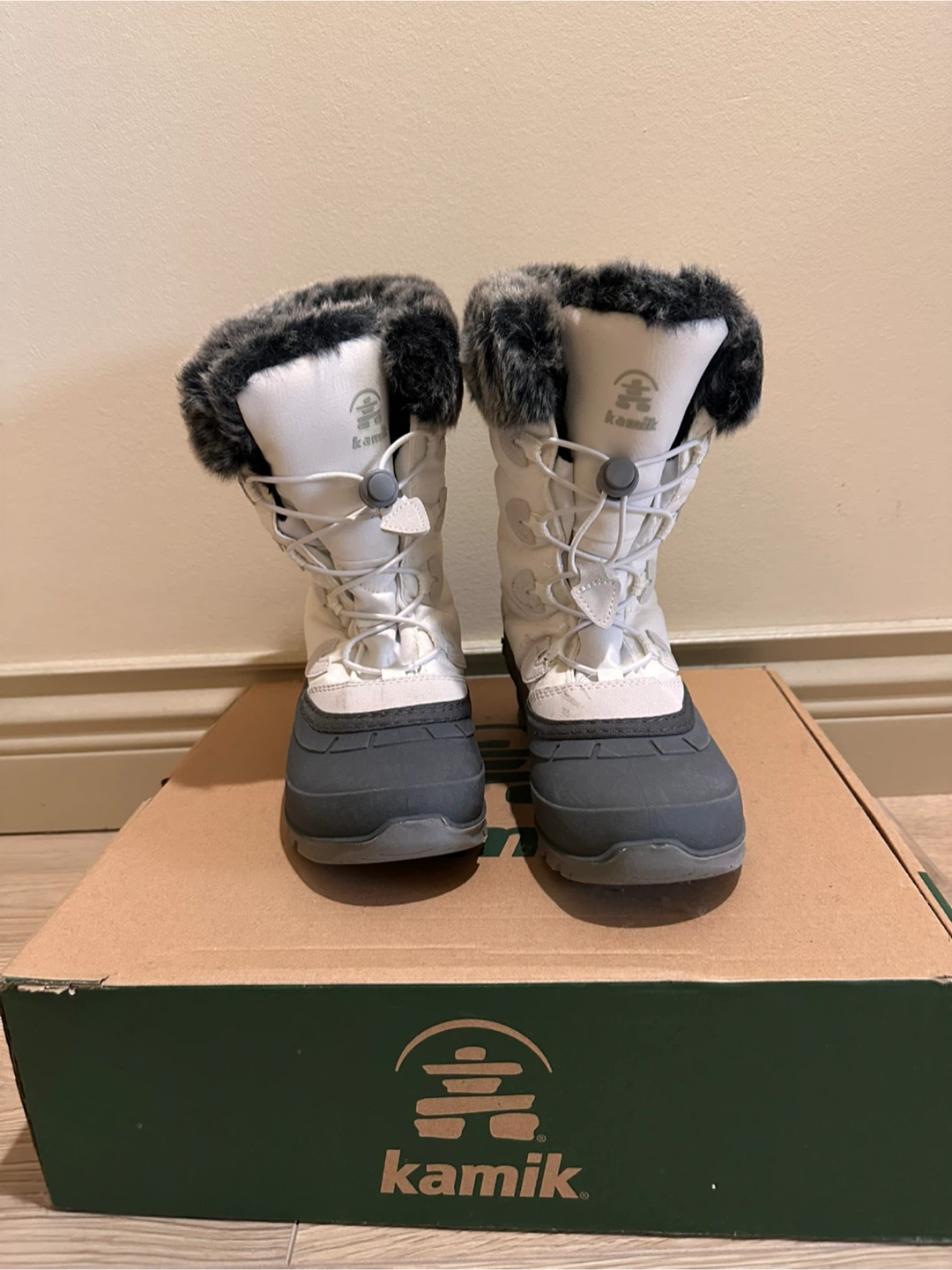 KAMIK White Momentum 3 Snow Boots