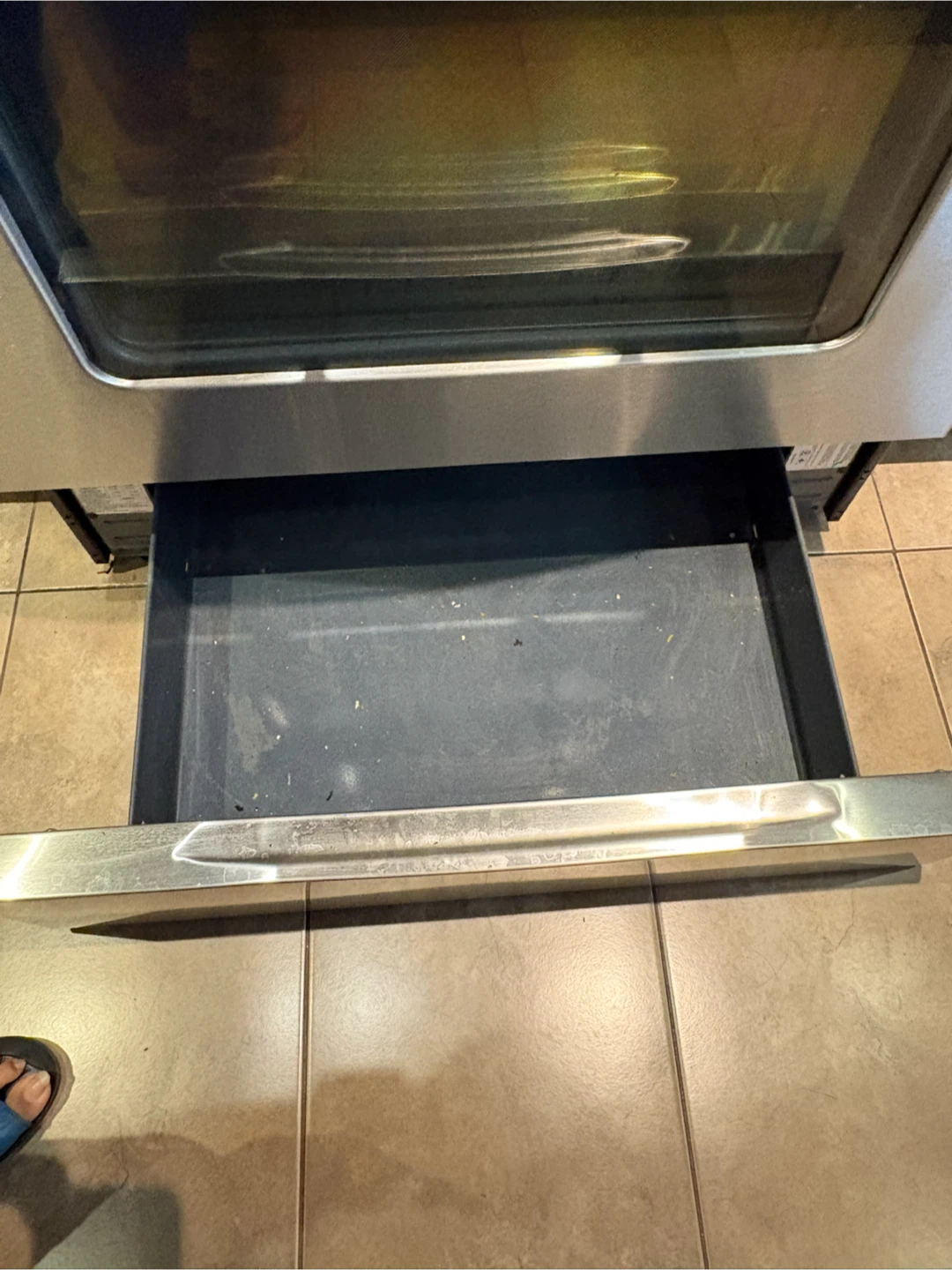 GE Stainless Steel Gas Range - photo 3