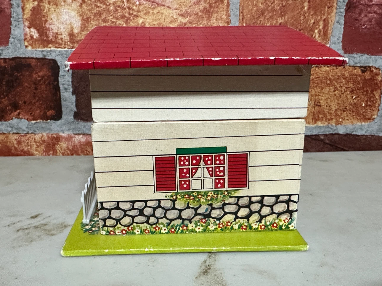 Vintage House Music Box - photo 2