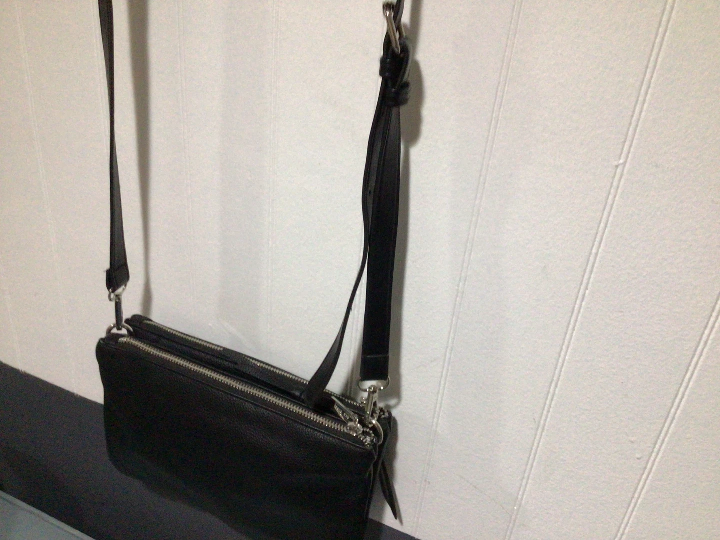 Women bag…Rae Dunn Black Leather Medium Shoulder Cross. - photo 3