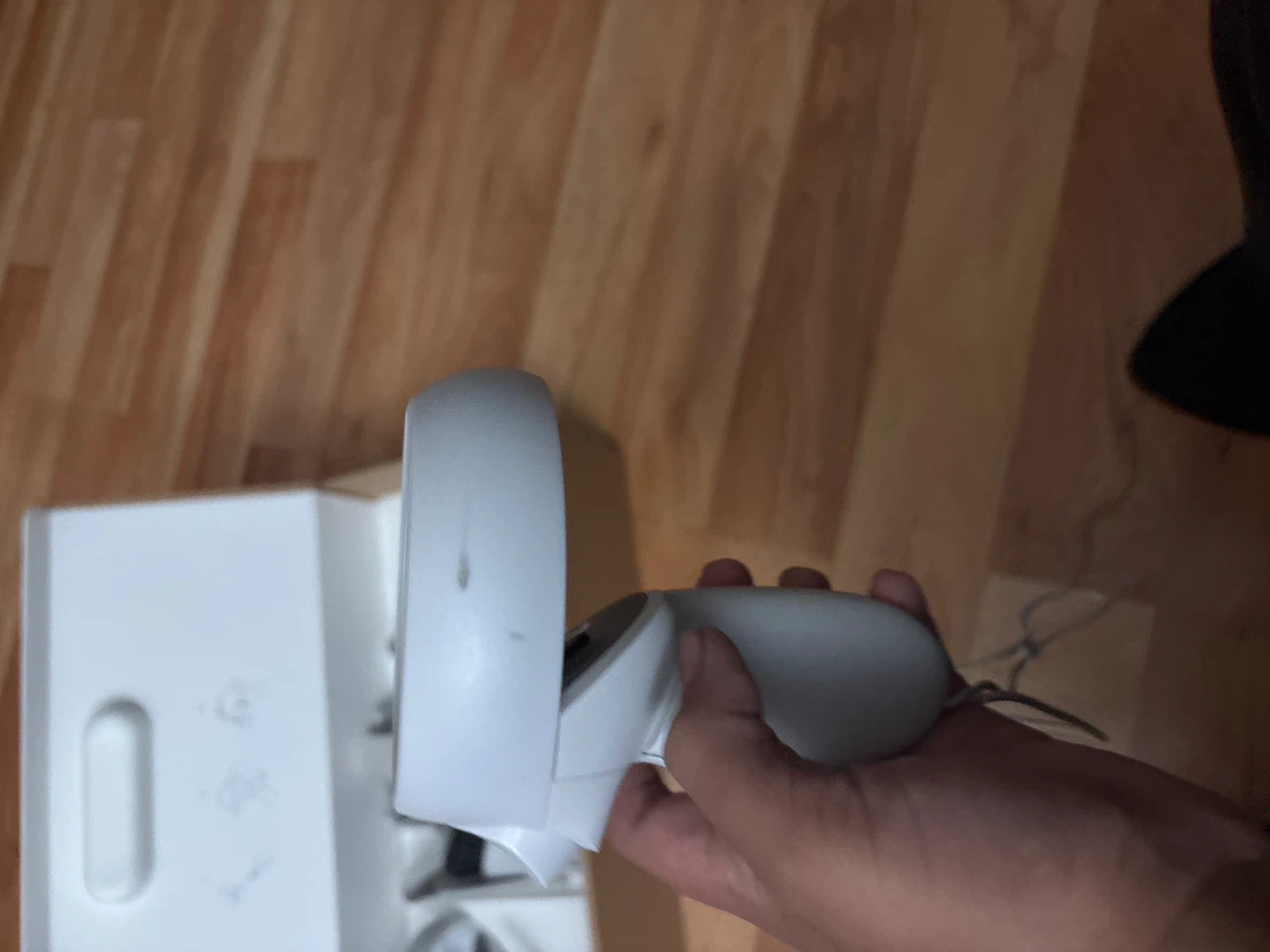Meta Quest 2 VR Headset with Controllers - photo 2