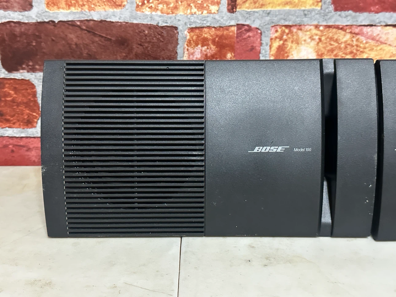 Bose Model 100 Speakers - photo 2