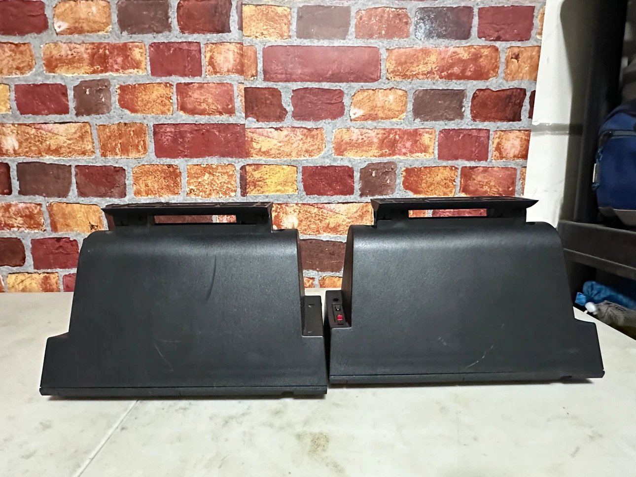 Bose Model 100 Speakers - photo 4