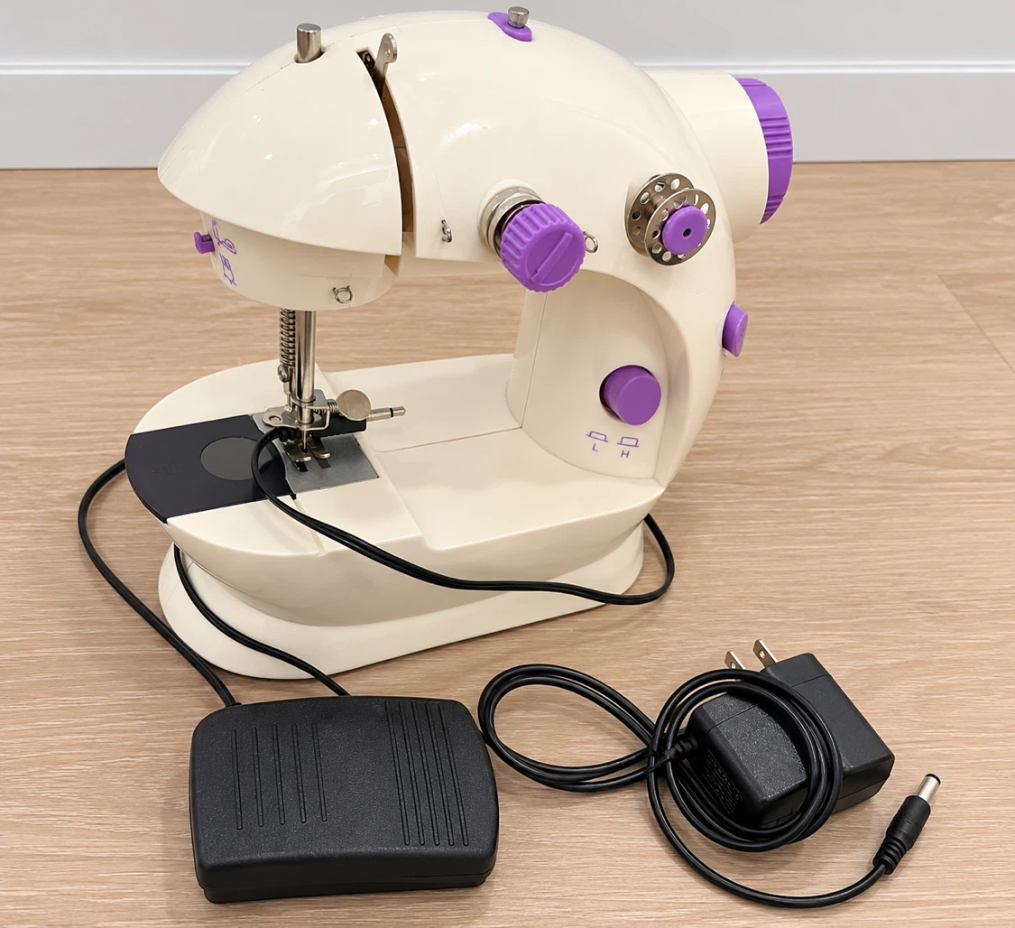 Sewing Kit & Machine - photo 2