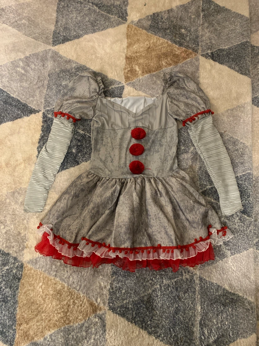 Women’s Pennywise Costume - photo 3
