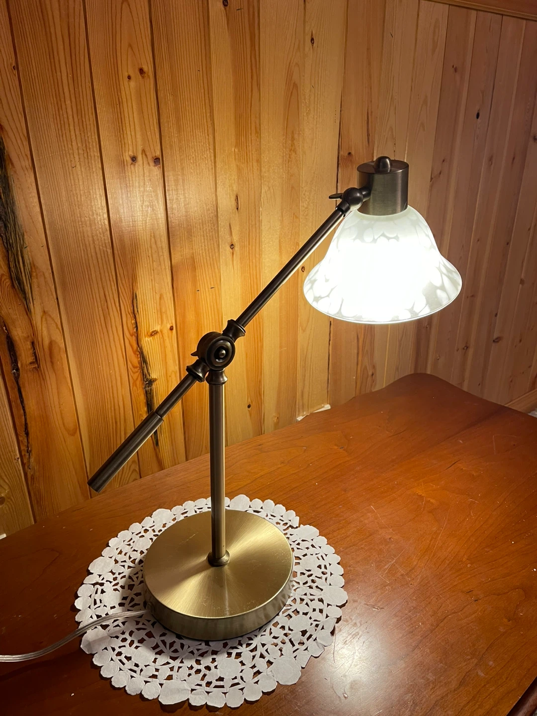 A beautiful stained glass desk lamp - photo 2