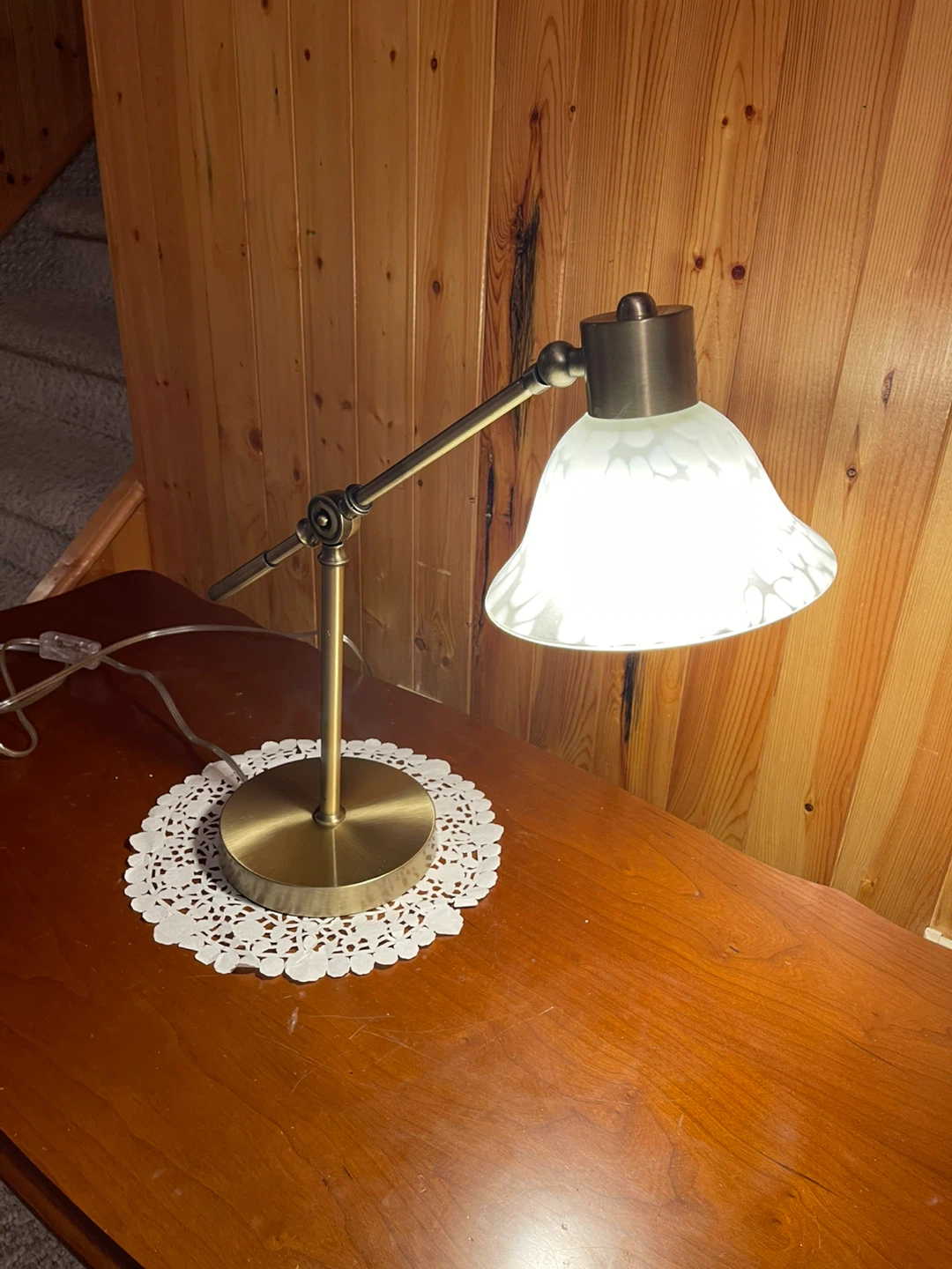 A beautiful stained glass desk lamp - photo 3