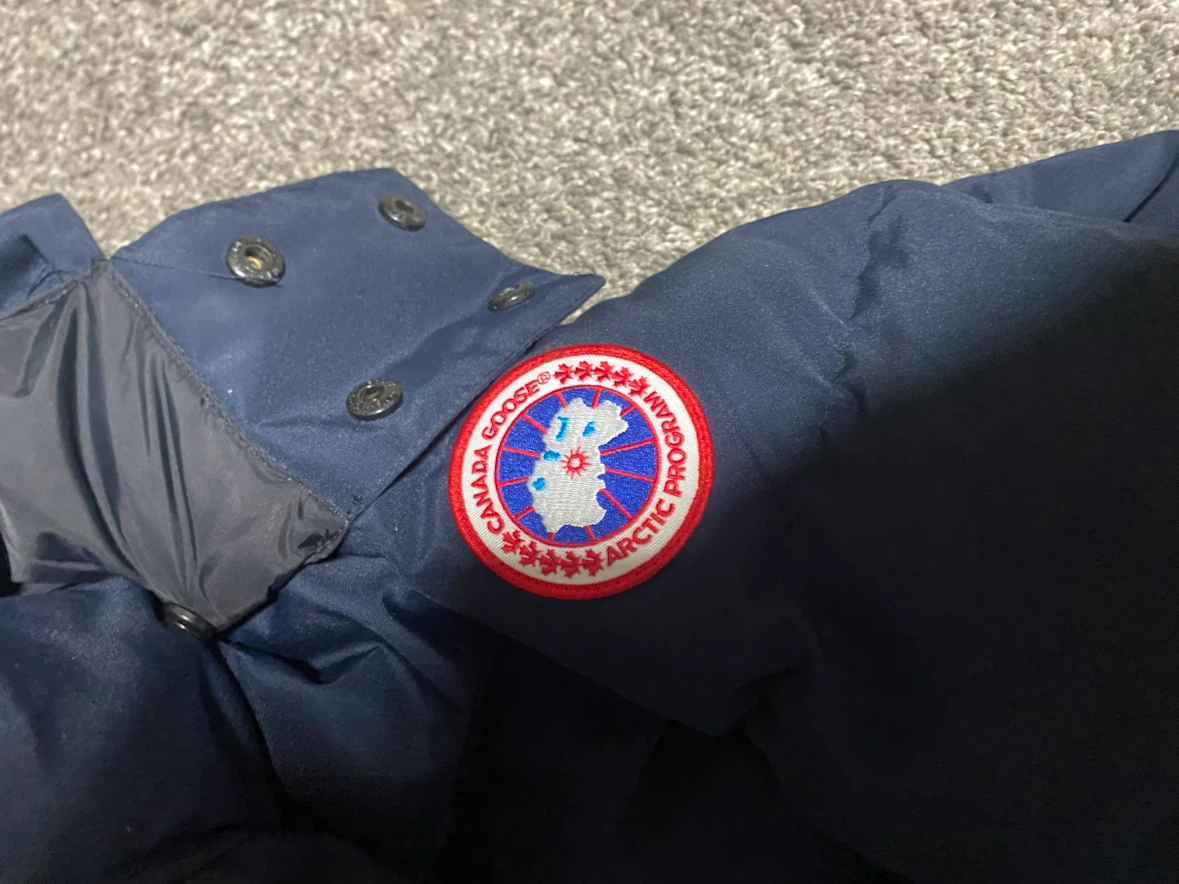 Canada Goose Navy Puffer Jacket - photo 2