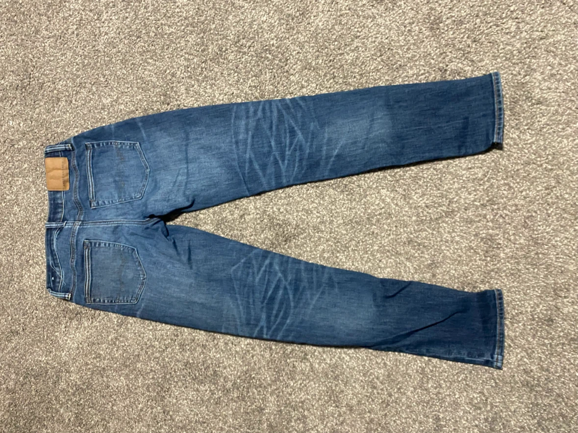 American Eagle Distressed Jeans - photo 2