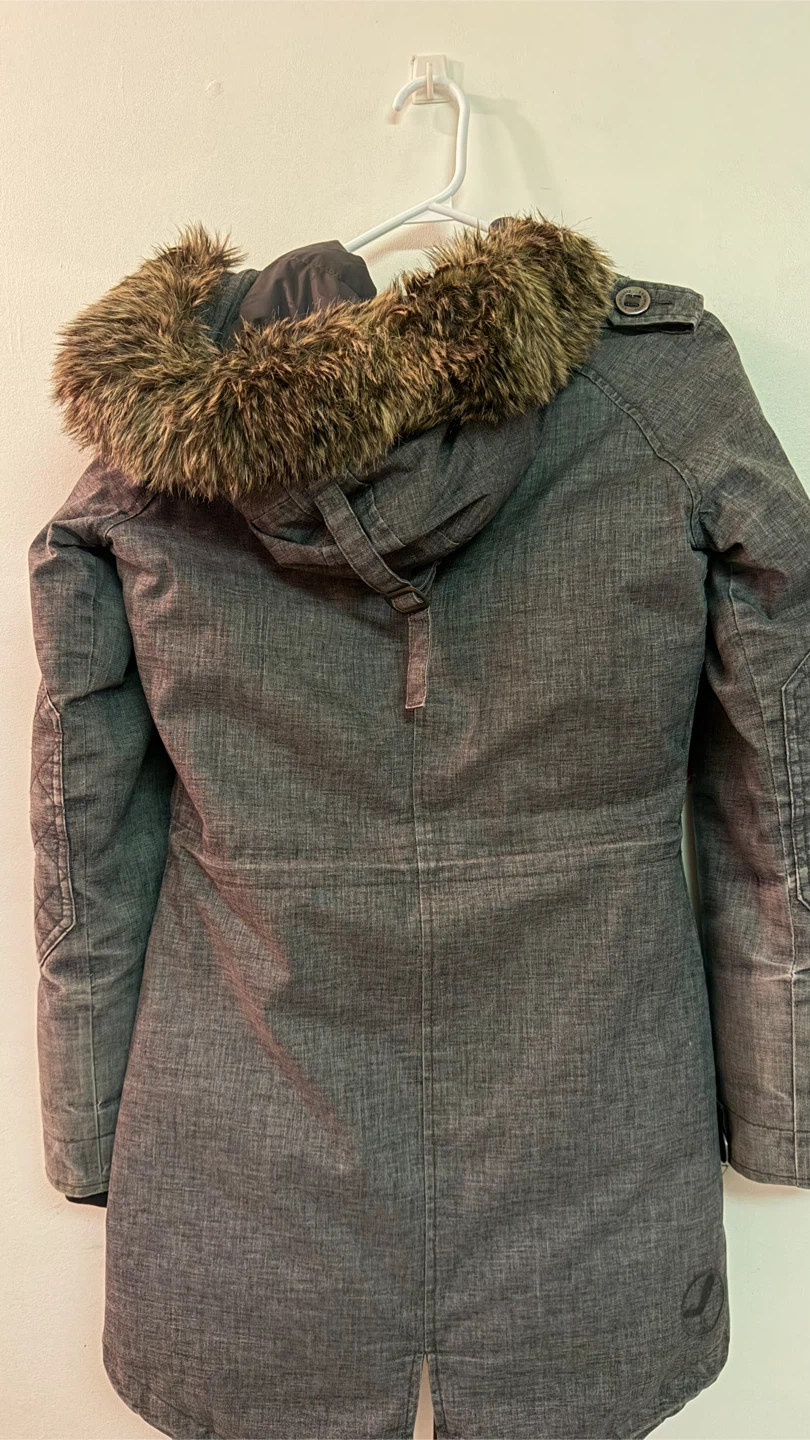 Aritzia Community Paradigm Parka — Women's XXS - photo 3