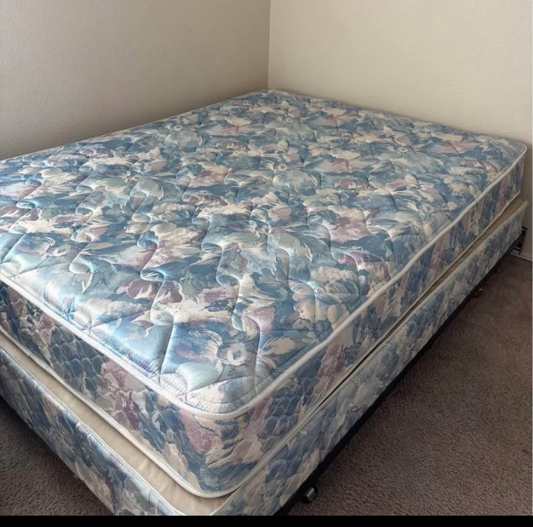 Single bed spring box mattress - photo 2