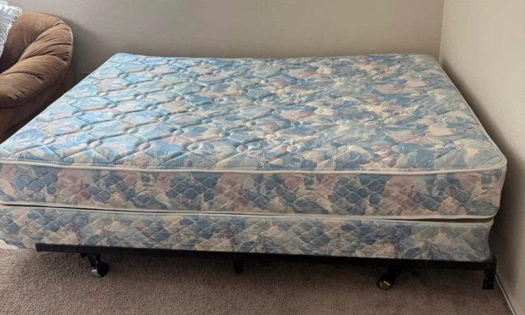 Single bed spring box mattress - photo 3