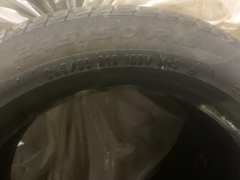 Pirelli Sottozero 3 Winter Tires 245/50 R19 - photo 4