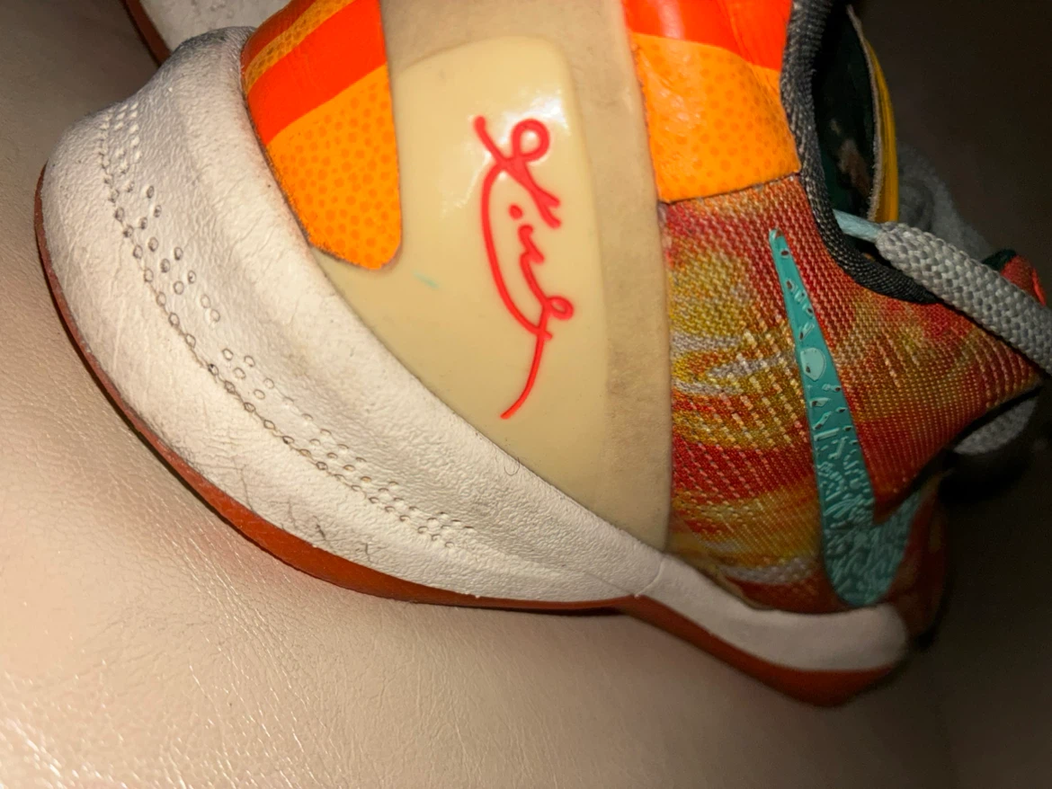 Nike Kobe Basketball Shoes - photo 2