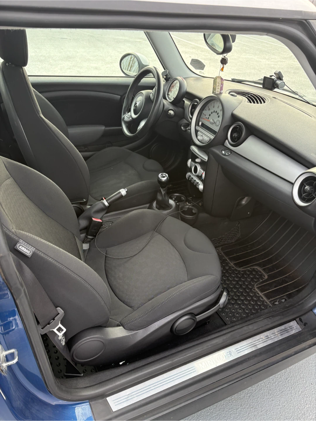 2007 Mini Cooper manual transmission 139000km - photo 4