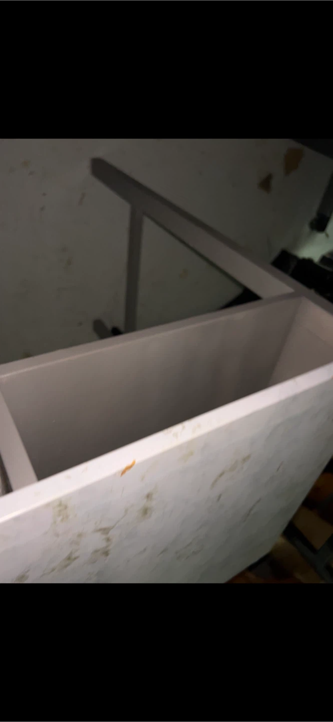 Small Marble-Look Desk with sparkling chair - photo 3