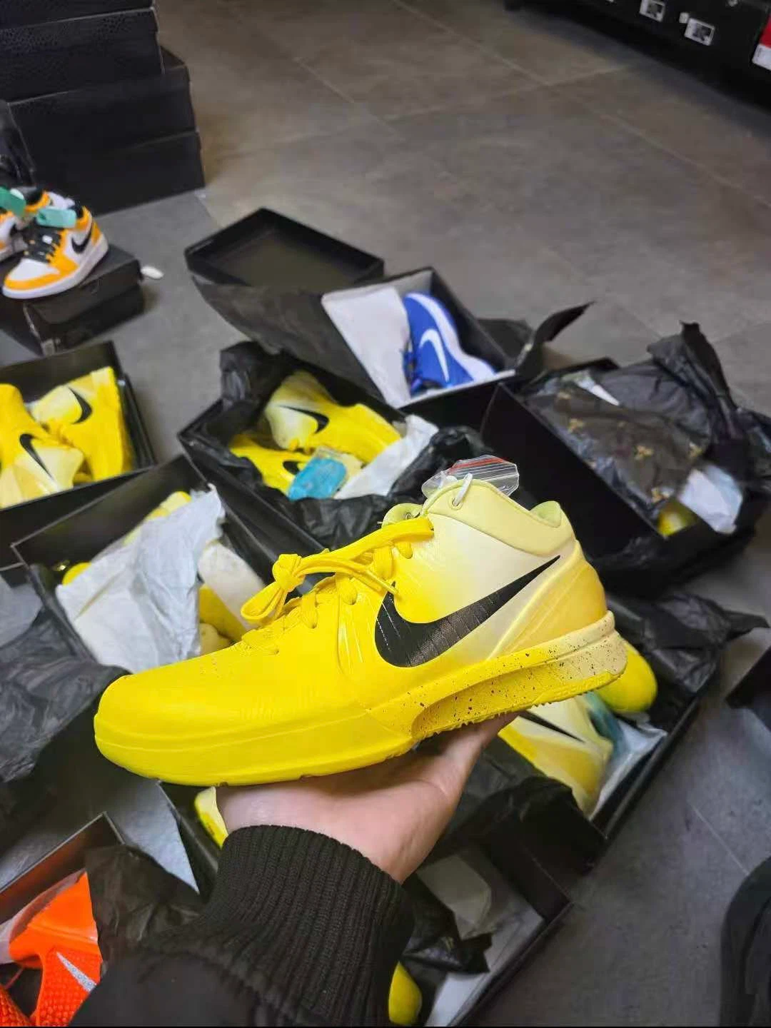 Nike Kobe IV Protro CHBL Basketball Shoes - photo 3