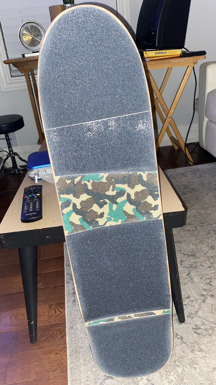 USED 9.1”x33” Skull Skates skateboard deck - photo 4