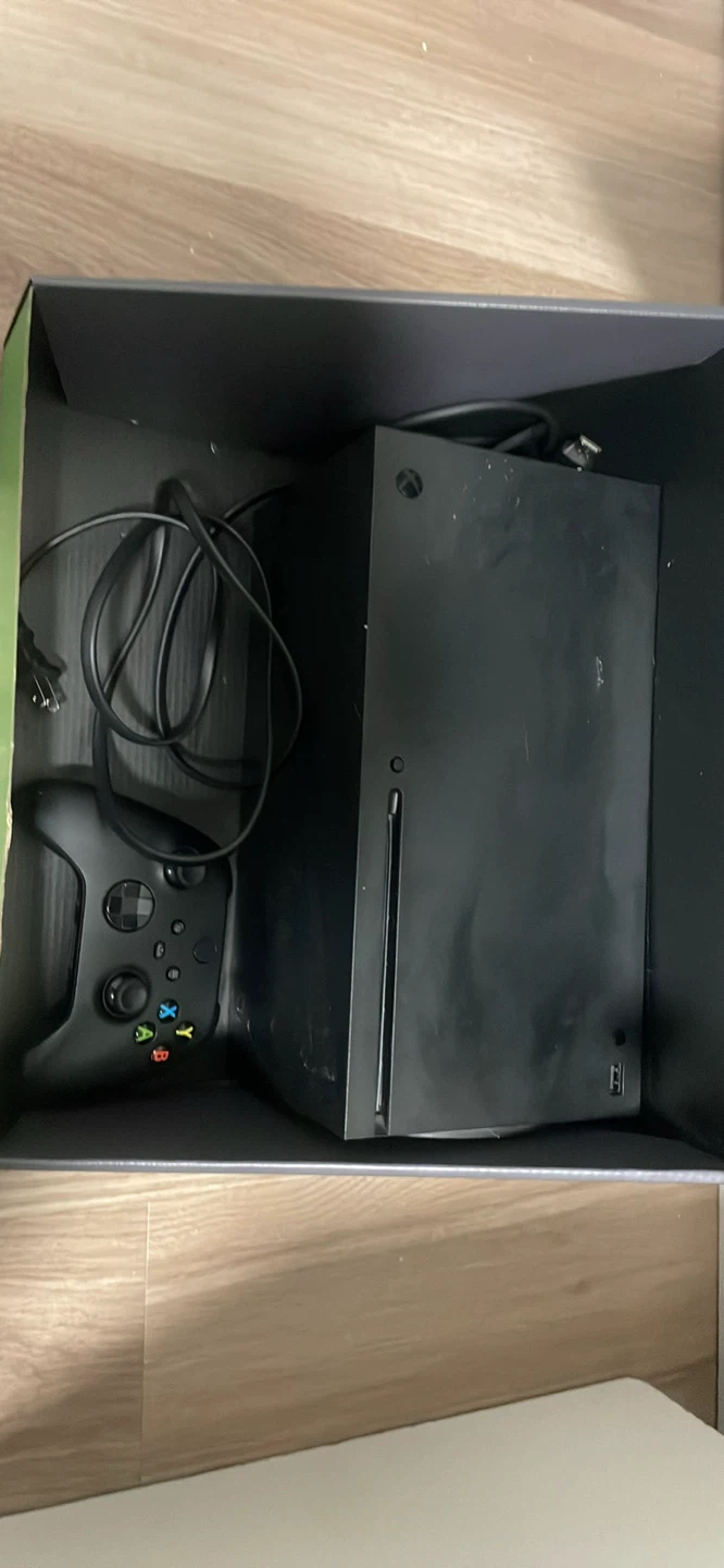 Microsoft Xbox Series X 1TB Console - photo 2